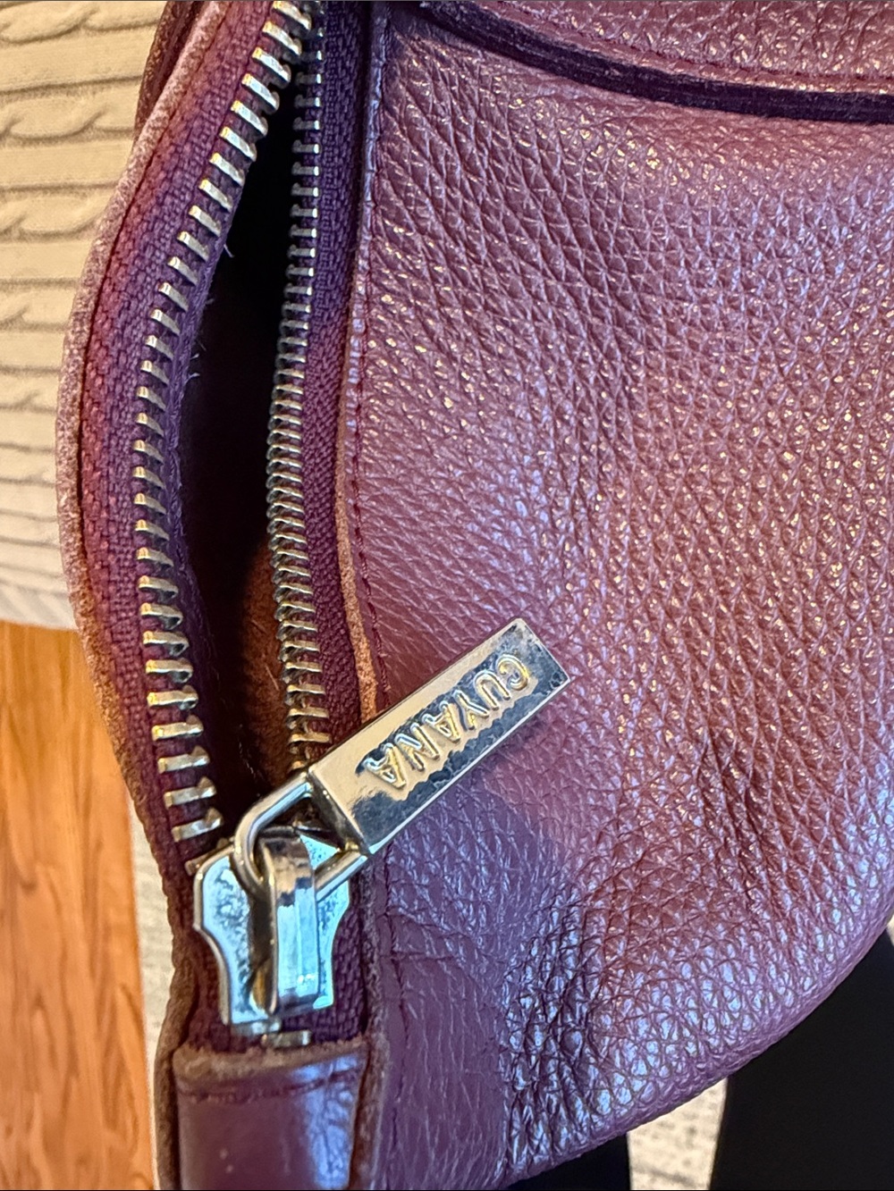 Cuyana Zippered Leather Tote with Monogram - Picture 8 of 10